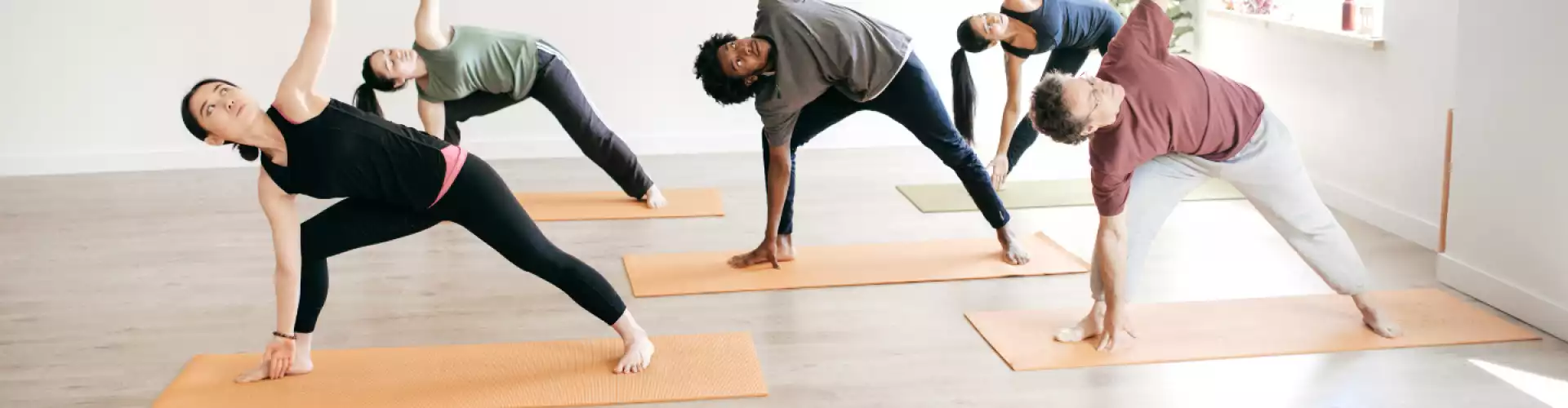 Yoga doux - Online Class by Sera Melini
