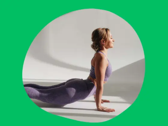 Vinyasa Empoderado: Fluxo de Yoga Intermediário